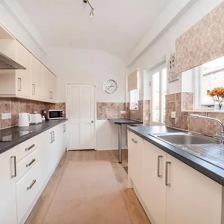 17 Penleys Grove Street Tatil Evi *