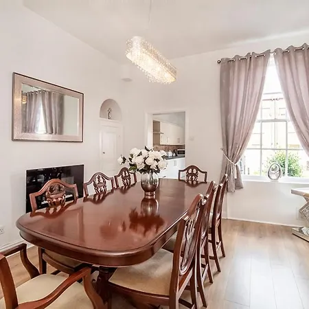 17 Penleys Grove Street