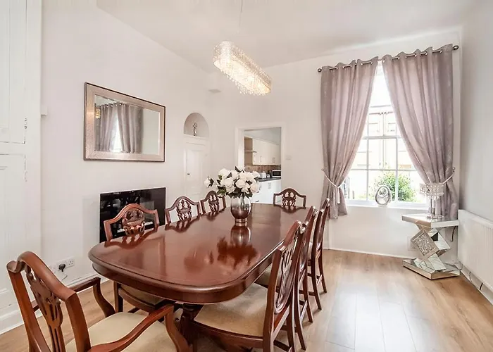 17 Penleys Grove Street